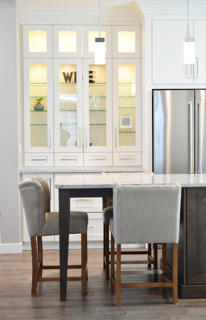 6 Questions to Ask Before Choosing a Glass Cabinet Maker - Display Cabinets Direct