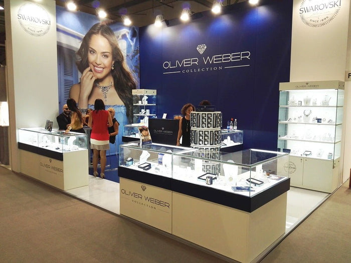 Comparison Frameless - Display Cabinets Direct